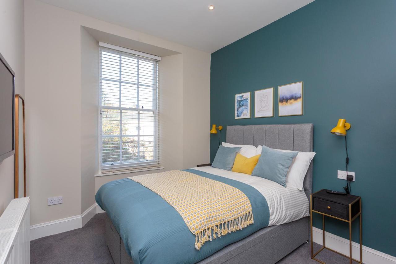 Lovely Apartment Beneath Edinburgh Castle Exteriör bild